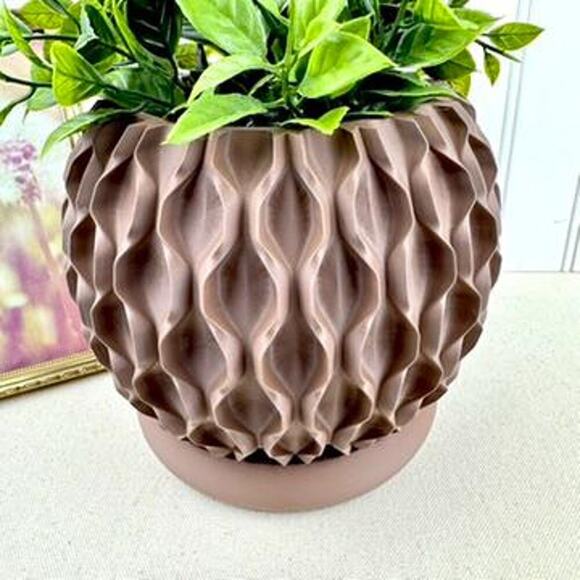 Modern Geometric Planter Pot, Chain Planter Pot, Indoor, Textured Planter - Picture 2 of 9